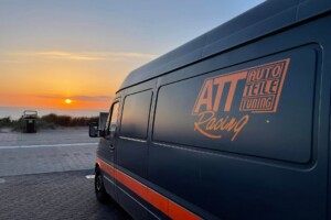 Lennart Wolf – service car at the beach